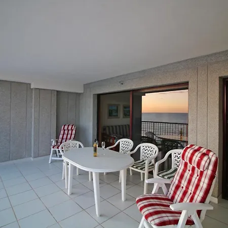Apartamento Playa En Primer Linea. Aire Acondicionado, Wifi Y Parking. Apartment